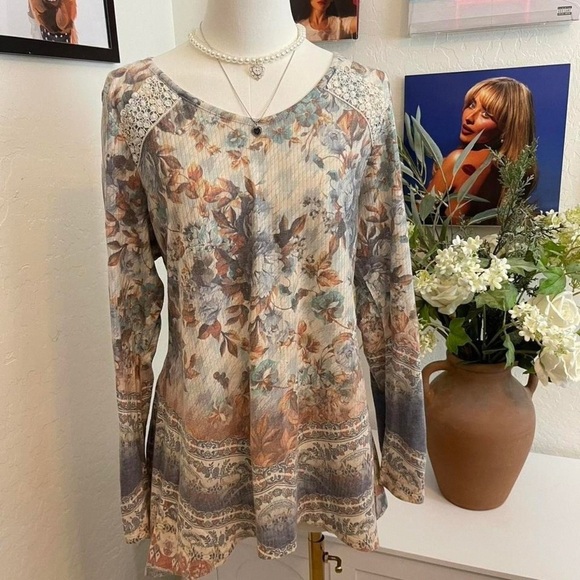 Tops - Elegant Floral Long Sleeve Tunic